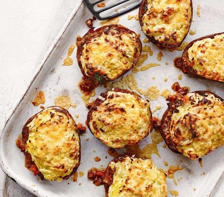 Jacket potatoes with spicy beef